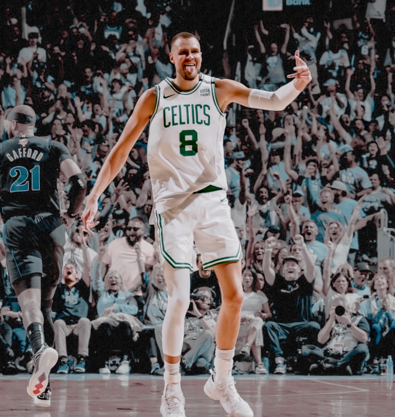 Kristaps Porzingis, jugador letón de 2,18 metros, uno de los jugadores más altos de la NBA 2024-2025.