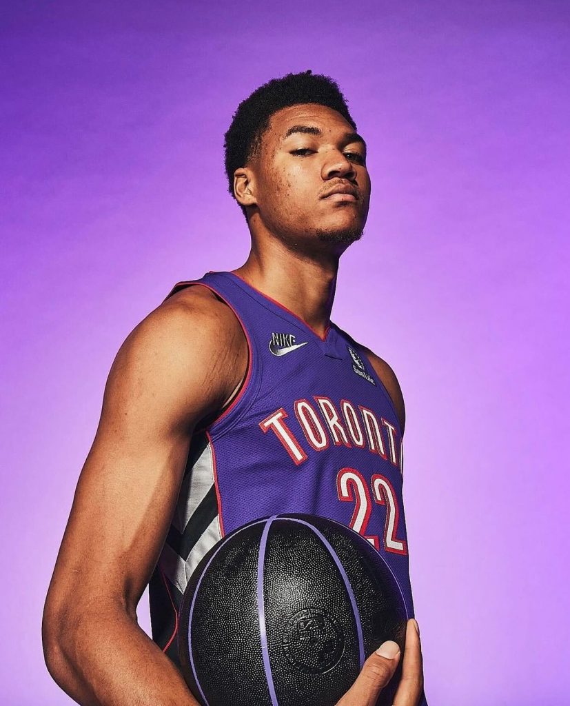 Ulrich Chomche, 18 años, es el jugador más joven de la NBA 2024-2025.