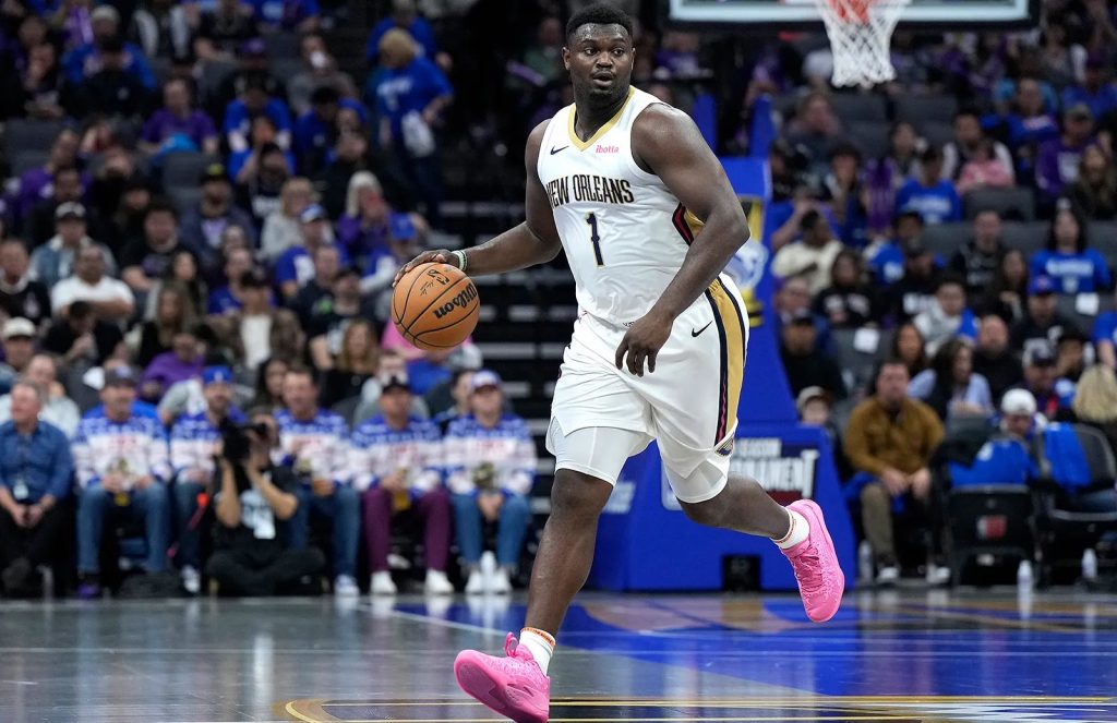 Zion Williamson, 129 kilogramos, uno de los jugadores más pesados de la NBA 2024-2025. 