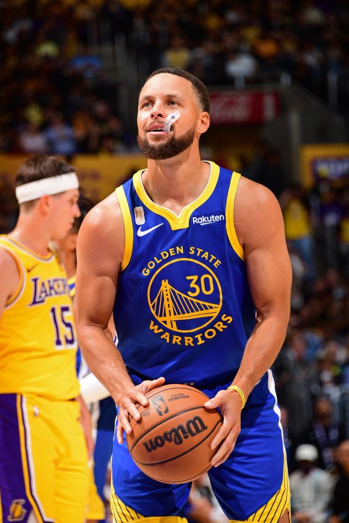 Stephen Curry, 37 años, uno de los jugadores más veteranos de la NBA 2025-2026.