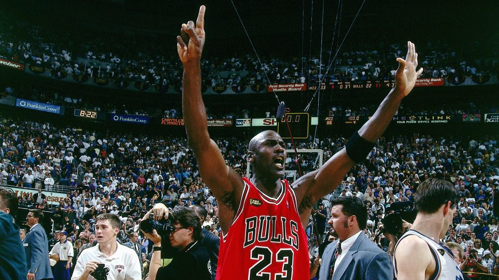 Michael Jordan, en la celebración, tras ganar su sexto anillo de la NBA.