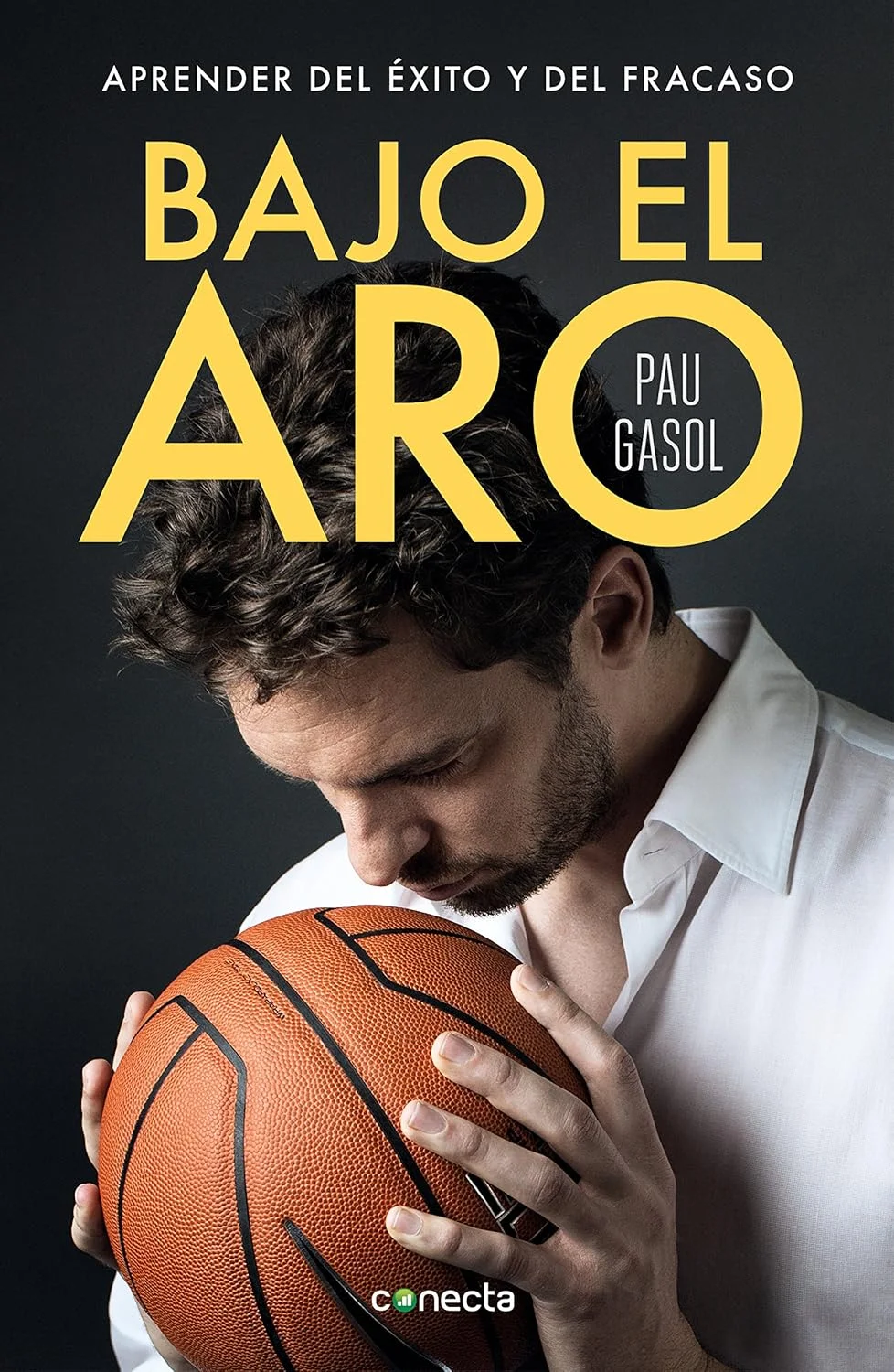 Portada de Bajo el Aro de Pau Gasol
