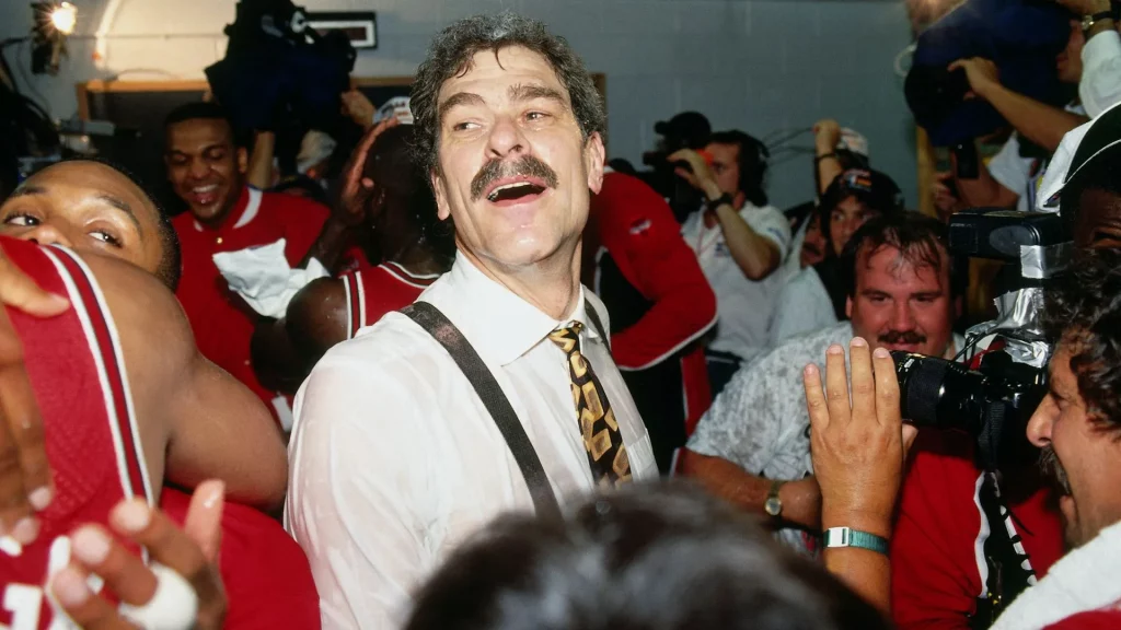 Phil Jackson, el entrenador con más anillos en la historia de la NBA, con 11 campeonatos.