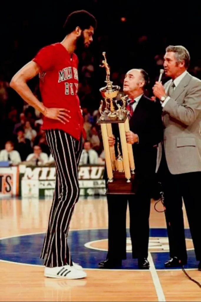 Kareem Abdul-Jabbar, jugador con más MVP de la NBA.